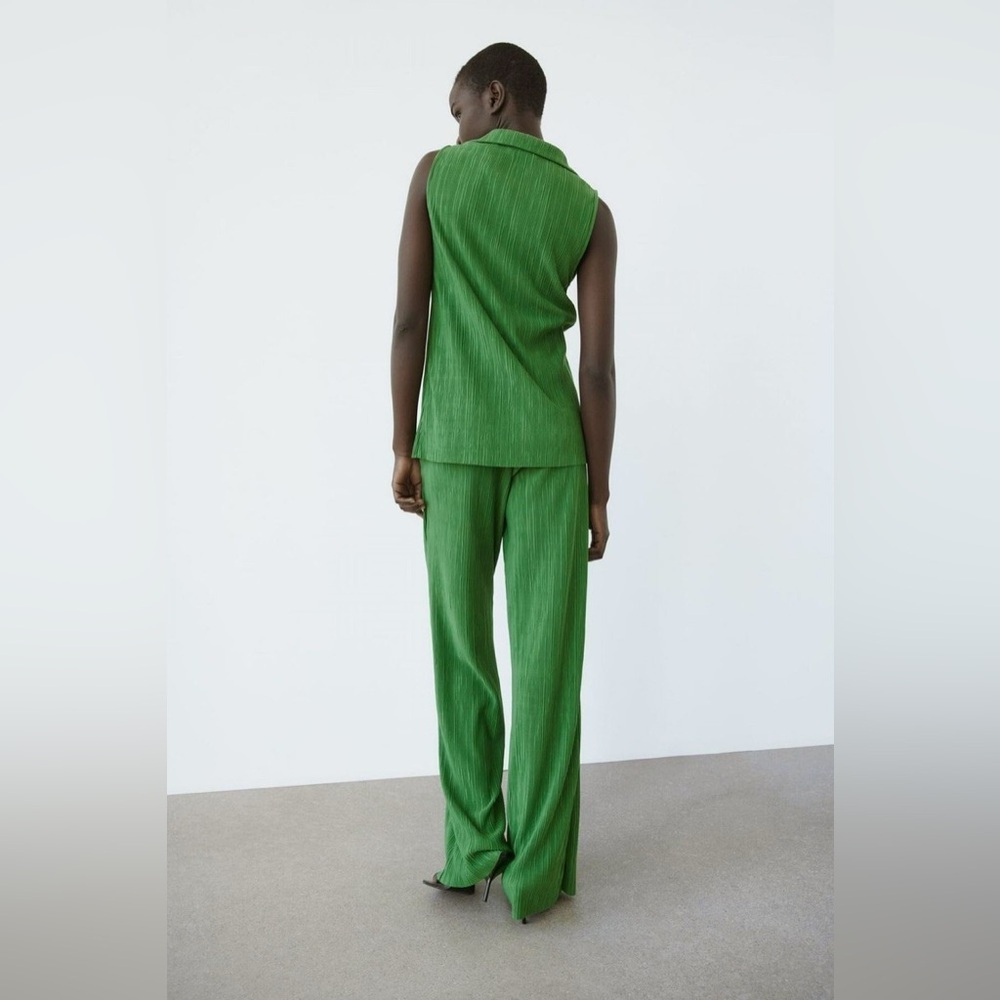 Zara Green Pleated Tank - Picture 4 of 16